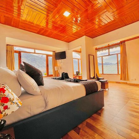 Himalayan Nomad Cottage, Manali ! All 2 Bedroom Independent Cottages ! Personal Lawn Every Cottage ! Parking ! Scenic Mountains View ! Spacious Rooms ! Bagian luar foto