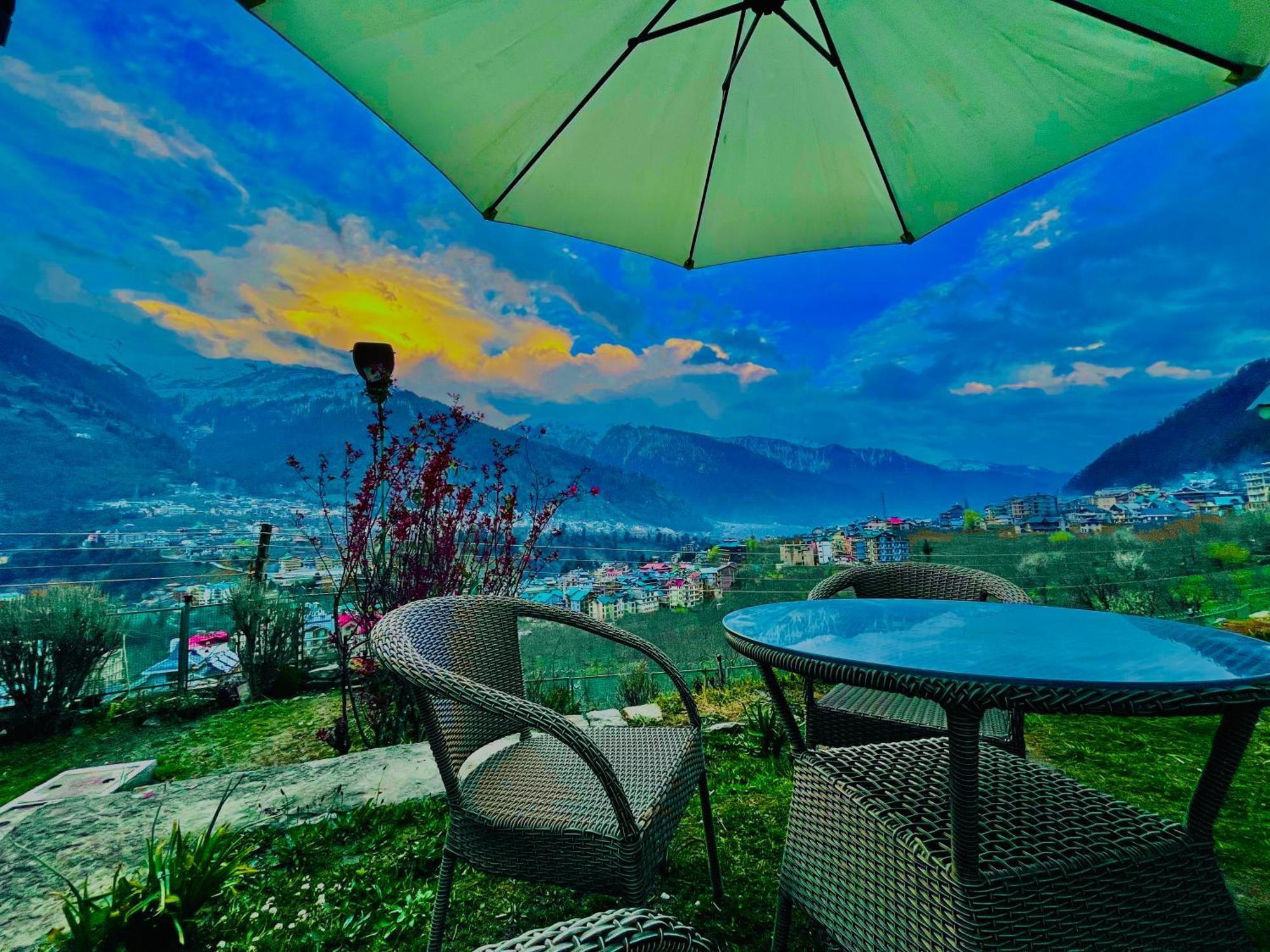 Himalayan Nomad Cottage, Manali ! All 2 Bedroom Independent Cottages ! Personal Lawn Every Cottage ! Parking ! Scenic Mountains View ! Spacious Rooms ! Bagian luar foto