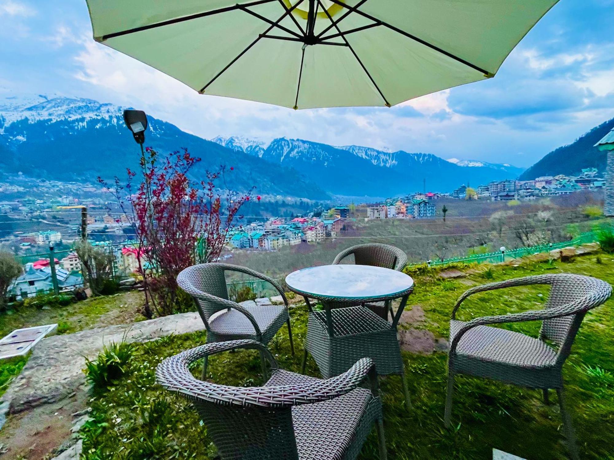 Himalayan Nomad Cottage, Manali ! All 2 Bedroom Independent Cottages ! Personal Lawn Every Cottage ! Parking ! Scenic Mountains View ! Spacious Rooms ! Bagian luar foto