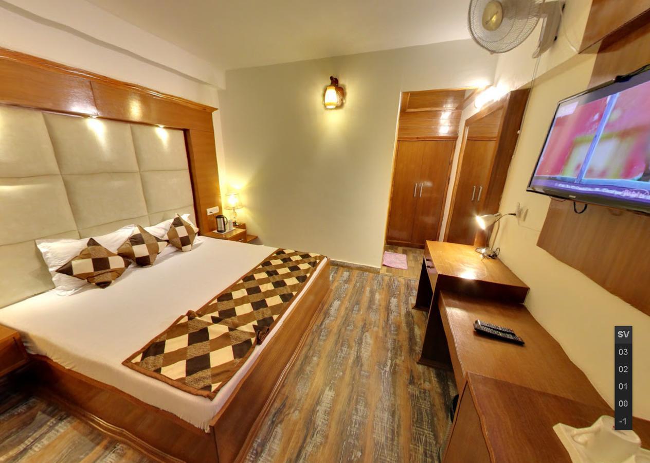 Himalayan Nomad Cottage, Manali ! All 2 Bedroom Independent Cottages ! Personal Lawn Every Cottage ! Parking ! Scenic Mountains View ! Spacious Rooms ! Bagian luar foto