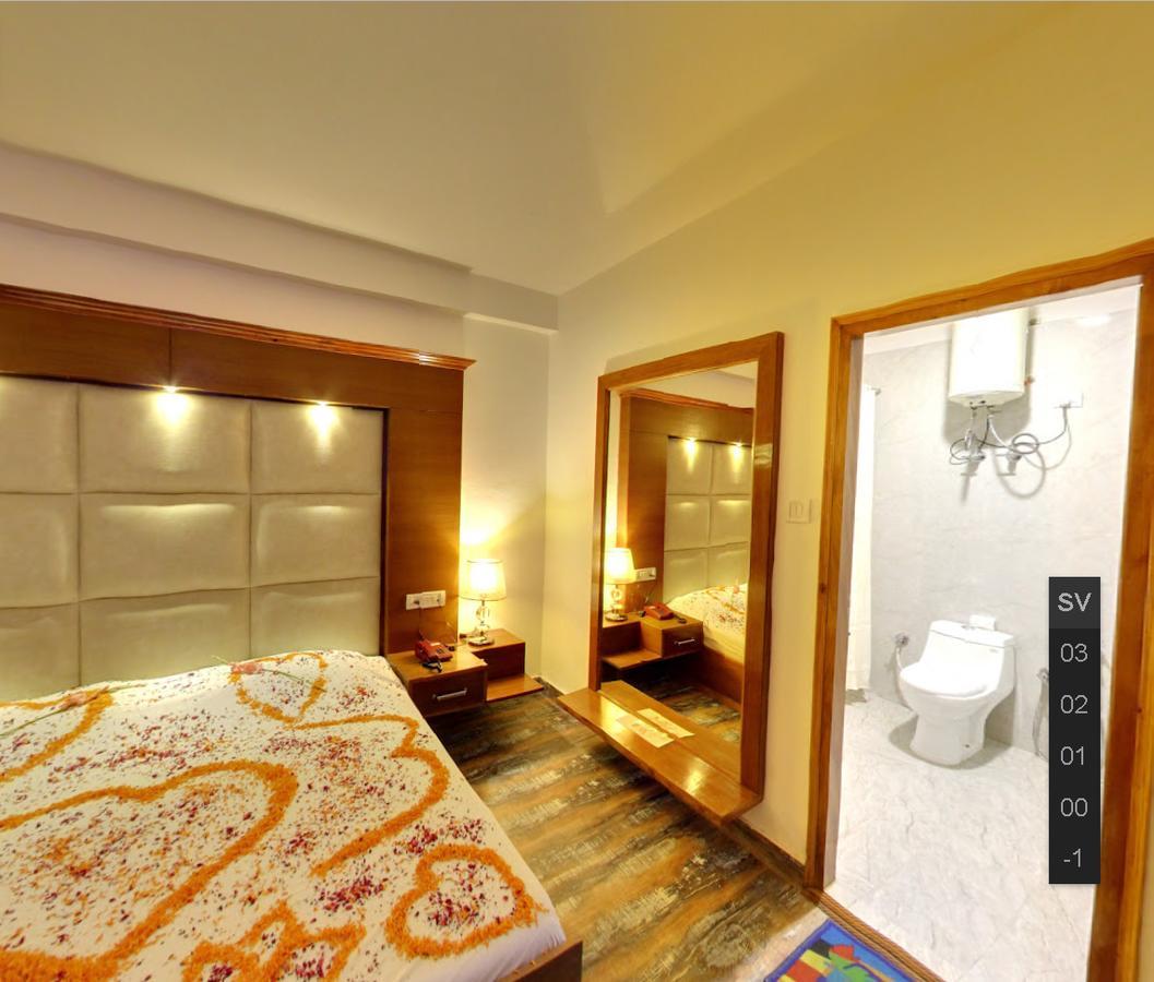 Himalayan Nomad Cottage, Manali ! All 2 Bedroom Independent Cottages ! Personal Lawn Every Cottage ! Parking ! Scenic Mountains View ! Spacious Rooms ! Bagian luar foto